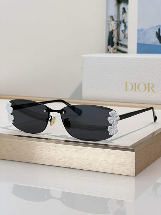Picture of Dior Sunglasses _SKUfw80880211fw